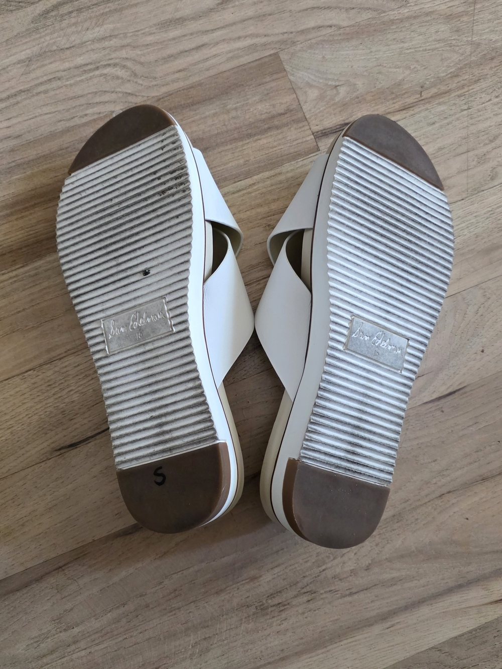 Sam Edelman White Cross-Strap Slide Sandals 'Audrea' - Picture 6 of 10